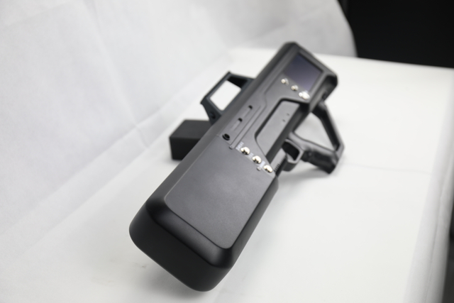 DR300-1 (8 frequency bands) Handheld Detection and Jamming Device